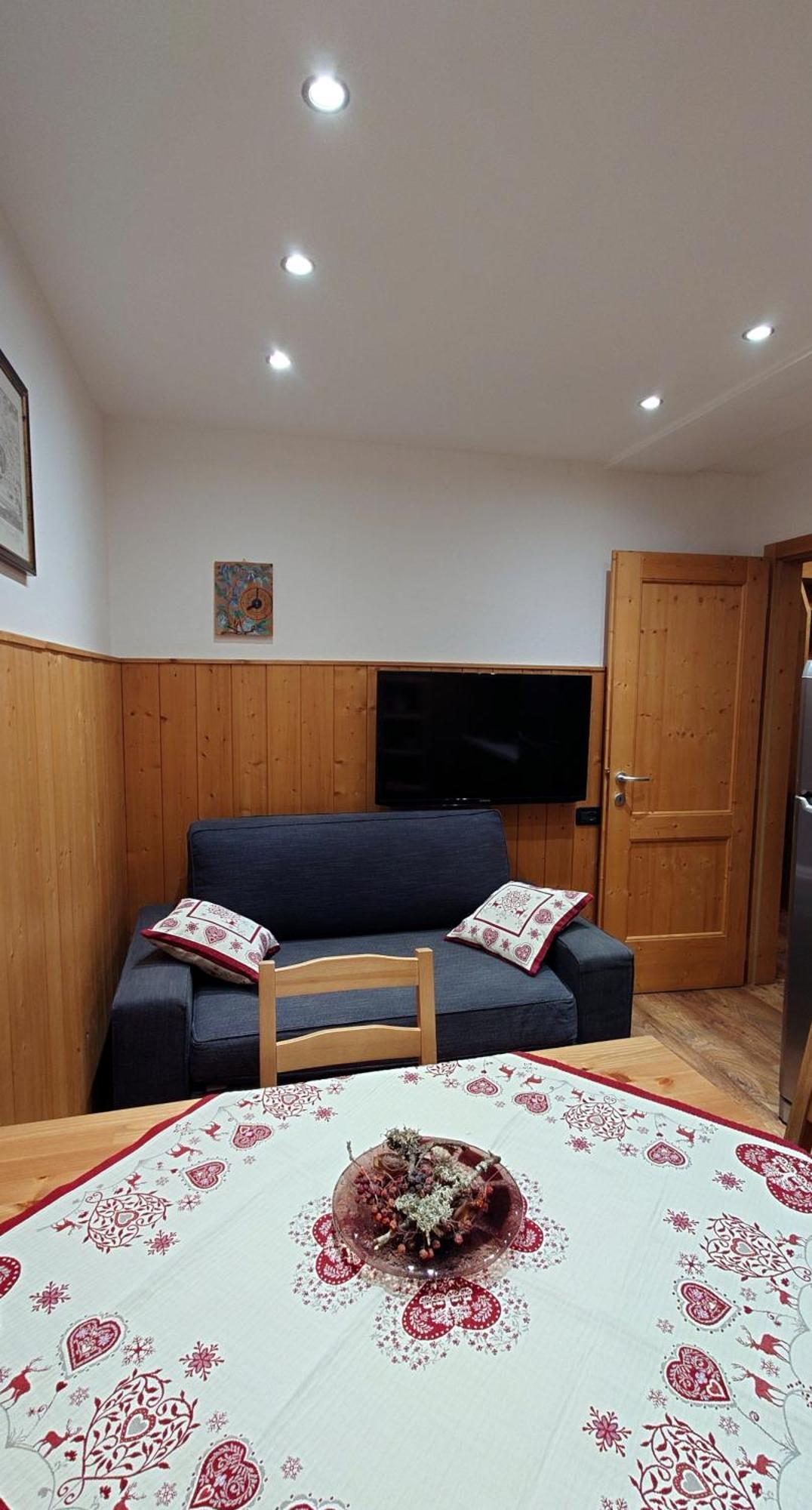 Bilocale Centro Paese Con Posto Auto Apartment Madonna di Campiglio